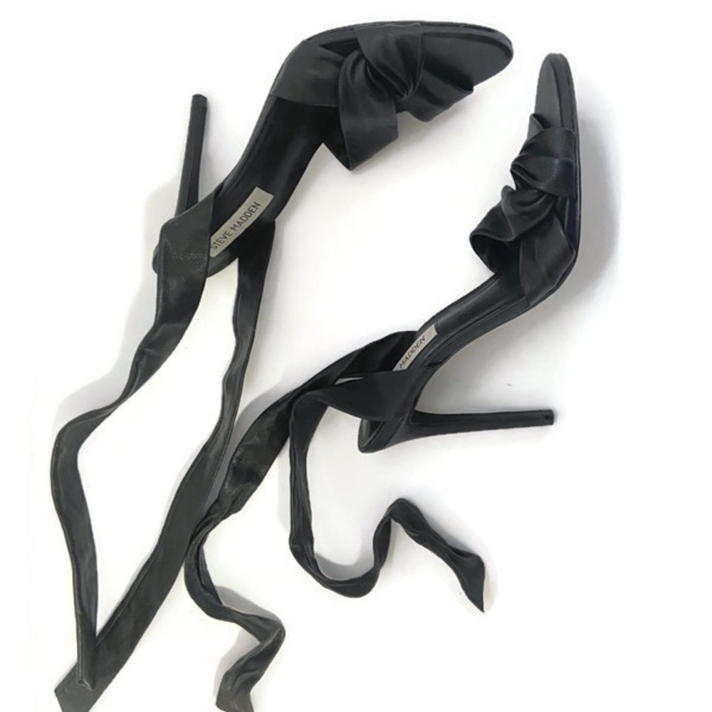 STEVE MADDEN Black High Heels with ankle straps
